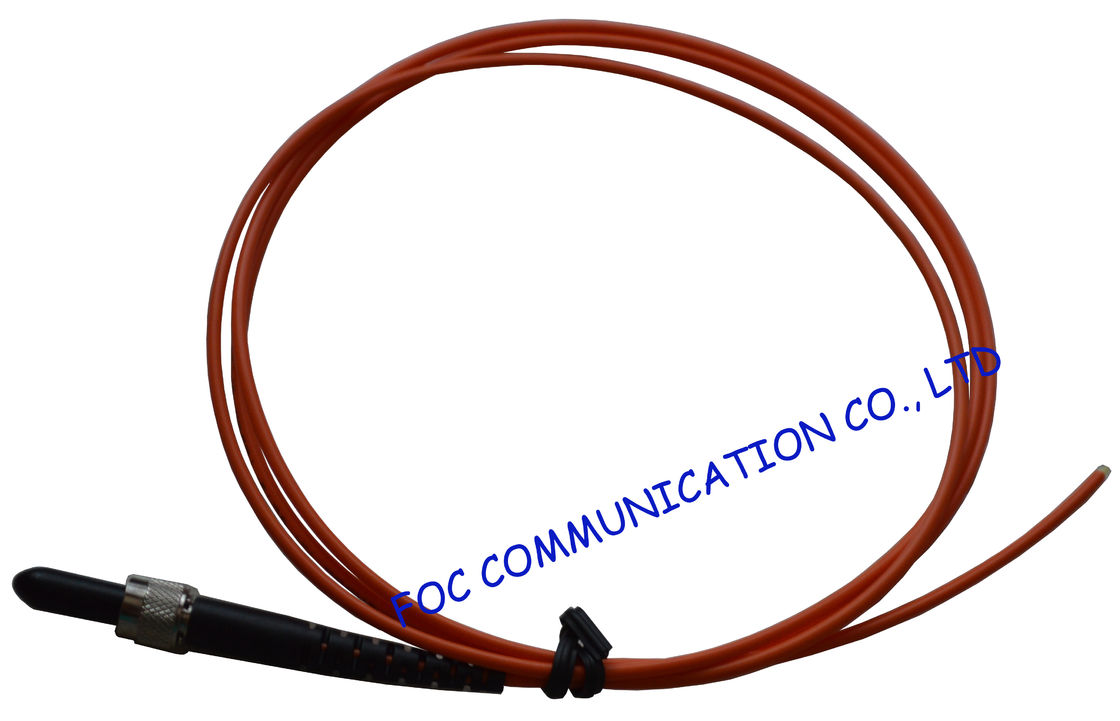 SMA โหมดไฟเบอร์ออปติกแบบหลายเส้น Pigtail Simplex ความสามารถในการเปลี่ยนไฟฟ้าได้ดีสำหรับเครื่องไฟเบอร์ออปติค